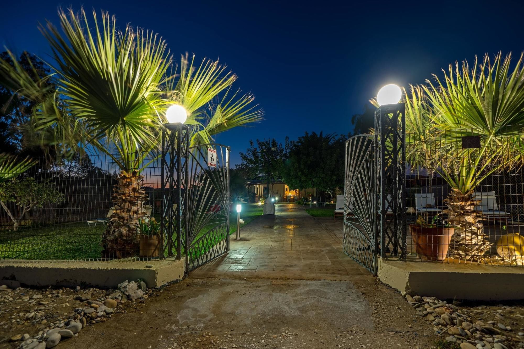 Maria'S Seaside Villa - House With 3 Rooms In Marathon, With Wonderful エクステリア 写真