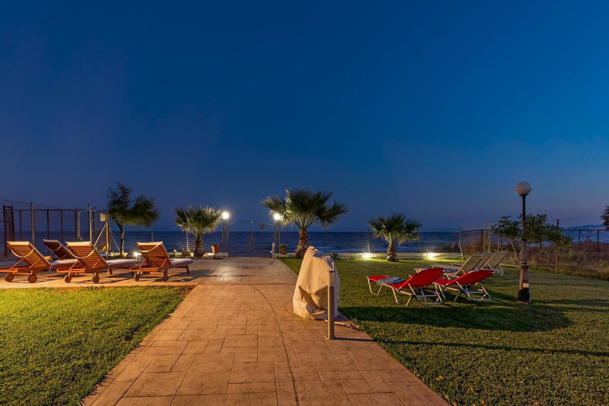 Maria'S Seaside Villa - House With 3 Rooms In Marathon, With Wonderful エクステリア 写真
